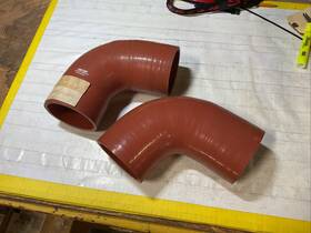 A2190091-001 Autocar Part Air Charge Hose 90 Degree Elbow Venair