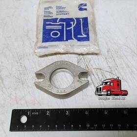 Cummins 3034830 Nos - Original Oil Transfer Tube Seal Retainer For 743 855 And N14
