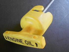 Cummins 4026889 Nos Genuine Oem Engine #4026889 Oil Level Dipstick / Lock Cap