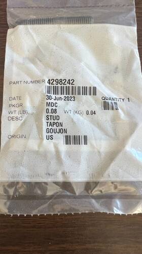 429-8242 Cummins 4298242 Stud 429-8242 Cummins 4298242 Stud
