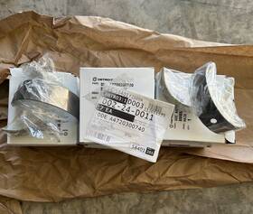 A4710300140 Detroit Oem Main Bearing Kit With Oil Pan Gasket And Seals Make An Offer A4710300140 Detroit Oem Main Bearing Kit With Oil Pan Gasket And Seals Make An Offer