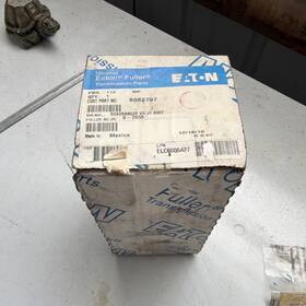 Eaton 808-2797 Fuller Roadranger Valve Assembly 8082797
