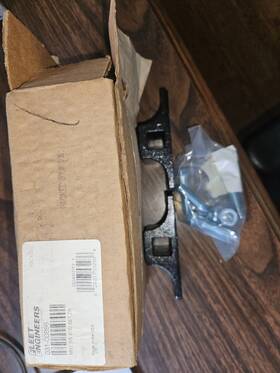 Fleet Engineers 033-04201 / 031-00896 Genuine Mounting Bracket Set Of 2 - New