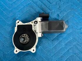 01-689-101 Freightliner Cascadia 126 Passengers Door Window Regulator Motor 2020 Oem