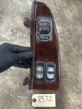 18-32561 Freightliner Window Switch Panel