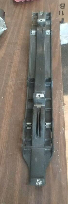 22-73736-000 Freightliner 2022 Cascadia Skirt Brace