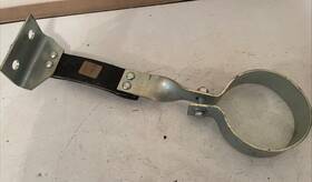 A04-22039-000 Freightliner Exhaust Hanger Assembly 4 Inch 90 Degree Twist New