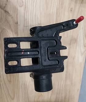 A15-27959-013 Freightliner Genuine Oem Right Hand Tow Housing Bracket