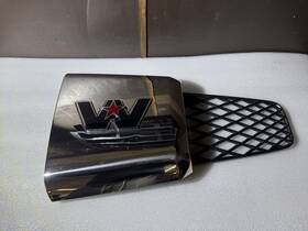 Freightliner A17-21823-005 / Genuine Westernstar 47x/49x/57x Rh Air Intake Grille With Light