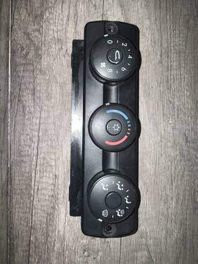 A22-60-45-101 Freightliner Cascadia Temperature Control Switch