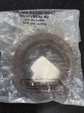 Mba0249978047 Freightliner Pinion Seal For Mt-55g Mt55 Cascadia Western Star