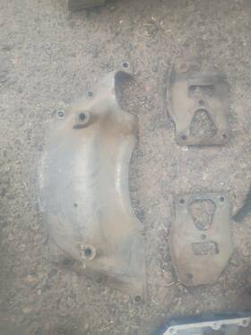 General Motors 286253277935 Th400 Inspection Cover And Engine Mount Support Brackets For 6.2 Diesel