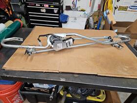 Genuine Paccar Oem R23-1037-100 New Kenworth T800 Wiper Motor Frame Assembly And Linkage