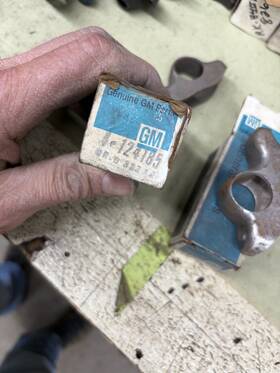 Gm 1241850 Rocker Arm 2 Of Them