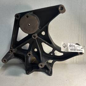 International 1831492c1 Nos Bracket Alternator