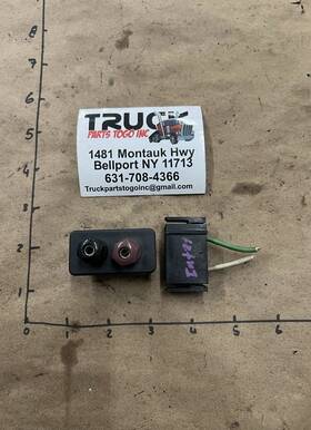 International 2517285c1 2018 Dash Terminal Block With Pigtail Used P/n