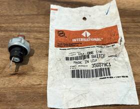 International 356079c1 Navistar Oem Oil Pressure Switch