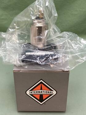 3600641c1 International New Genuine Receptacle Socket 12 Volt Feed