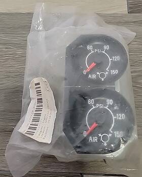 478679c1 International Dual Air Pressure Gauge