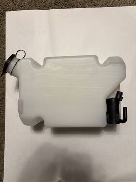 International 497961c92 Oem Windshield Washer Bottle And Pump P/n