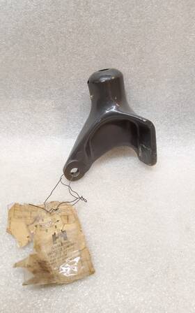 International 680848r3 Harvester Navistar Loadstar Transmission Shift Tube Upper Support