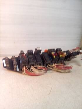 4mr21074m2 Mack 2006 Fuse Block
