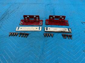 84756825 Mack Anthem Upper And Lower Hinges Set Drivers Door 2023 Oem