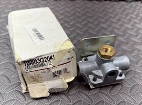 Meritor Kn32041 Wabco Rkn32041 Air Brake Quick Release Valve Assembly