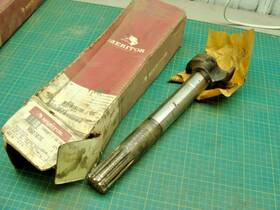 8235-r607076 Meritor R607076 Left Hand Air Brake S Cam Shaft Mack