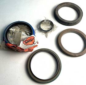 Mixed Brands 47382 Lot Heavy Truck Wheel Seals Stemco Cr Chicago Rawhide Bower