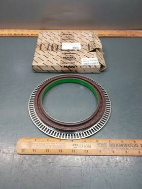 6345864 New Flyer Assembly Shaft Seal Radial