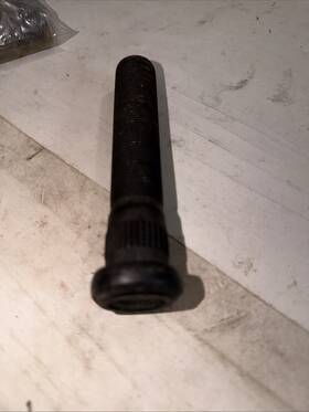 2060520 Oshkosh Wheel Mounting Stud