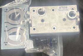 1732080 Paccar Genuine A/c Compressor Cylinder Head Assembly
