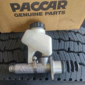 E17-6011 Paccar Genuine Master Cylinder Clutch In Stock Ready To Ship E17-6011 Paccar Genuine Master Cylinder Clutch In Stock Ready To Ship