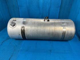 11-04837-094t011u Peterbilt 579 Fuel Tank Rh Passengers Side 150gal 2020 Oem 11-04837-094t011u Peterbilt 579 Fuel Tank Rh Passengers Side 150gal 2020 Oem