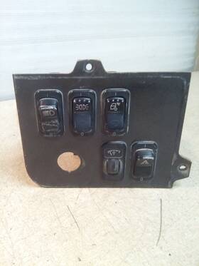 S64-6015-350 Peterbilt Switch Panel S64-6015-350 Peterbilt Switch Panel