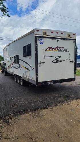 M-34ck Rambler 2004 Holiday Next Level 5th Wheel