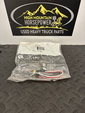 Truck-lite 94789 New Truck-lite Turn Signal Adapter Plug P/n Tag# 16119