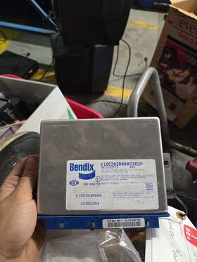 K105303r000 Volvo Bendix 10r-046793 Abs / Atc Module Brake K105303r000 Volvo Bendix 10r-046793 Abs / Atc Module Brake