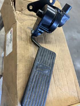 Wm-540 Williams Controls 134181 - Suspended Electric Pedal Assy Genuine Wm-540 Williams Controls 134181 - Suspended Electric Pedal Assy Genuine