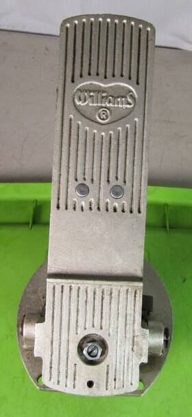 T-30514a Williams Controls Dual Pneumatic Control Pedal 8 Hole T-30516 1.1