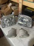 Eagle Eyes TY812-B001L & Headlights Fits 2005 06 Toyota Tundra. Fixed Price $160.00.
